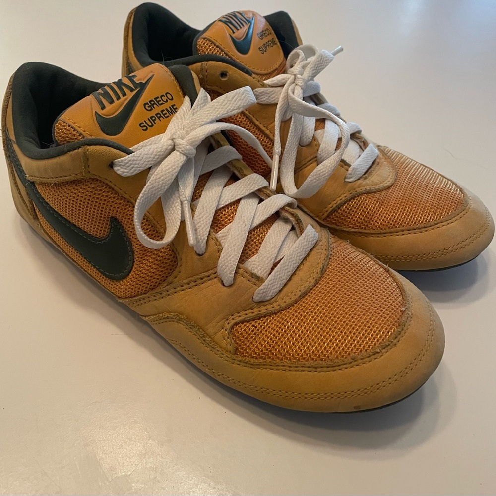 Nike Women's Yellow/Tan Low-Top Sneakers